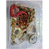 Image 2 : SMALL PLASTIC TOTE OF COSTUME JEWELERY