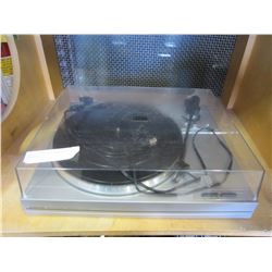 SANYO TP 240 AUTO RETURN TURNTABLE