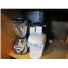 Image 1 : PAPER SHREDDER, BLENDER, AND JUICER