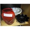 Image 3 : ART DECO VASE, MILK GLASS DISH, AMETHYST GLASS DISH, AND WASH BASIN