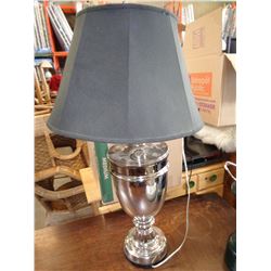 METAL TABLE LAMP