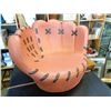 Image 1 : KIDS BASEBALL GLOVE CERAMIC CHAIR