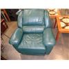 Image 2 : GREEN LEATHER RECLINER