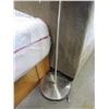 Image 2 : TALL FLOOR LAMP