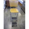 Image 2 : RETRO STEP STOOL CHAIR
