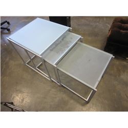 METAL 3PC GLASSTOP NESTING TABLE SET