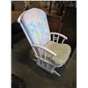 Image 2 : WHITE GLIDER ROCKER