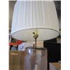 Image 3 : TRI LIGHT TABLE LAMP