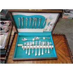 ROGERS SILVERWARE SET IN CANTEEN