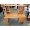Image 1 : OAK DESK WITH HUTCH