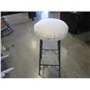 Image 3 : 2 STOOLS - 1 REBAR AND 1 METAL