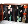 Image 4 : 2 LARGE EASTERN ROOM DIVIDERS