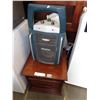 Image 2 : LOT OF 2 HEATERS - 1 IN WOODCASE, AND BLACK AND DECKER HEATER