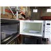 Image 3 : WHITE PANASONIC INVERTER MICROWAVE