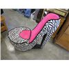 Image 3 : ZEBRA HIGH HEEL STORAGE CHAIR