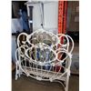 Image 1 : 2 DOUBLE SIZE WHITE METAL HEADBOARD AND FOOTBOARDS AND 1 SET OF RAILS