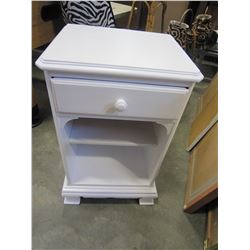 WHITE ONE DRAWER NIGHTSTAND AND MIRROR