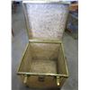 Image 2 : LEATHER BOUND SQUARE TRUNK