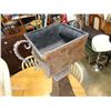 Image 3 : 4FT TALL METAL TROPHY PLANTER