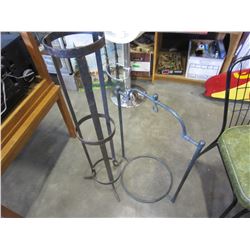 GREEN METAL SIGN HOLDER AND METAL PLANT STAND