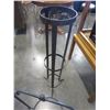 Image 3 : GREEN METAL SIGN HOLDER AND METAL PLANT STAND