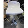 Image 2 : WHITE CHROME GAS LIFT LIFT BAR STOOL