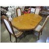 Image 2 : ROUND OAK DINING TABLE W/ 4 CHAIRS AND LEAF