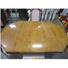 Image 3 : ROUND OAK DINING TABLE W/ 4 CHAIRS AND LEAF