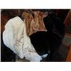 Image 1 : LOT OF FURS