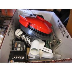 BOX OF KITCHEN ITEMS