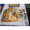 Image 2 : TRAY OF VANCOUVER BLAZERS HOCKEY MAGAZINES AND CARDS