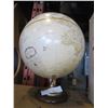 Image 1 : VINTAGE GLOBE