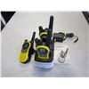 Image 1 : 3 MOTOROLA WALKIE TALKIES W/ CHARGER