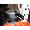 Image 2 : 12" FRYING PAN AND PRESSURE COOKER