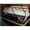 Image 1 : BABY LOCK COMPANION SEWING MACHINE