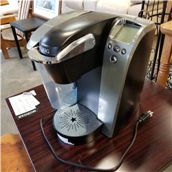 KEURIG COFFEE MACHINE