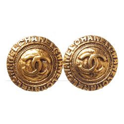 Chanel Gold CC Round Disk Logo Vintage Clip On Earrings