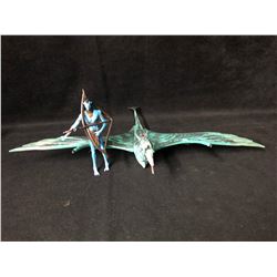 AVATAR DRAGON & FIGURE LOT