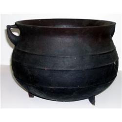 Six Gallon iron pot J D Weed & Co.
