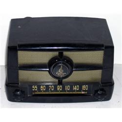 Small Emerson Radio Model 587 Series B
