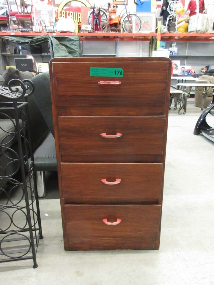 Small Vintage 4 Drawer Child's Dresser