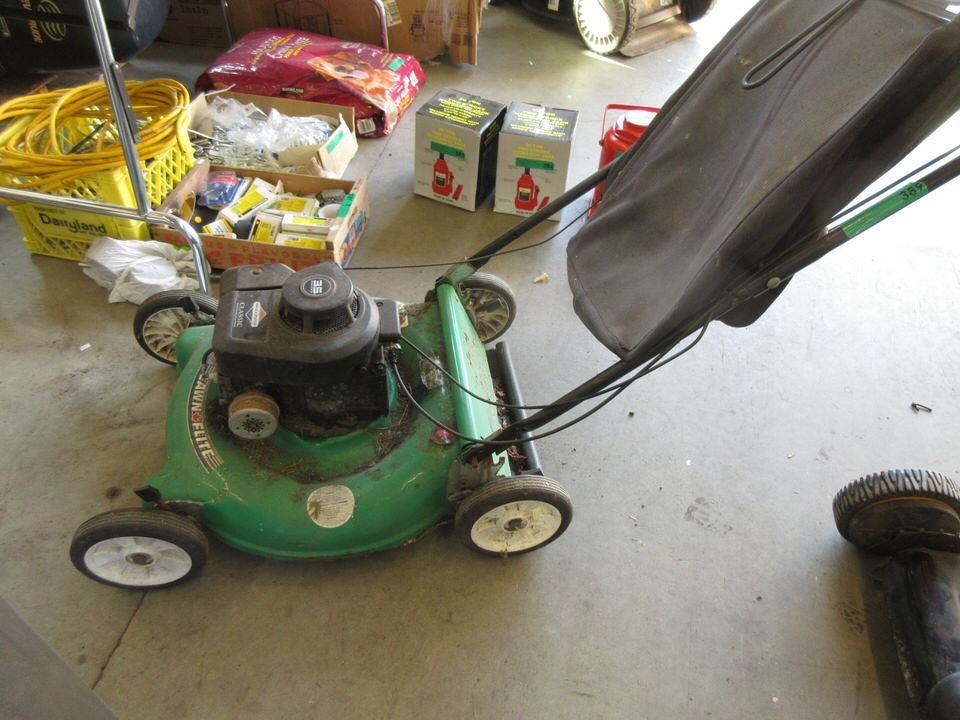 Gas Powered Lawn Mower with Grass Catcher