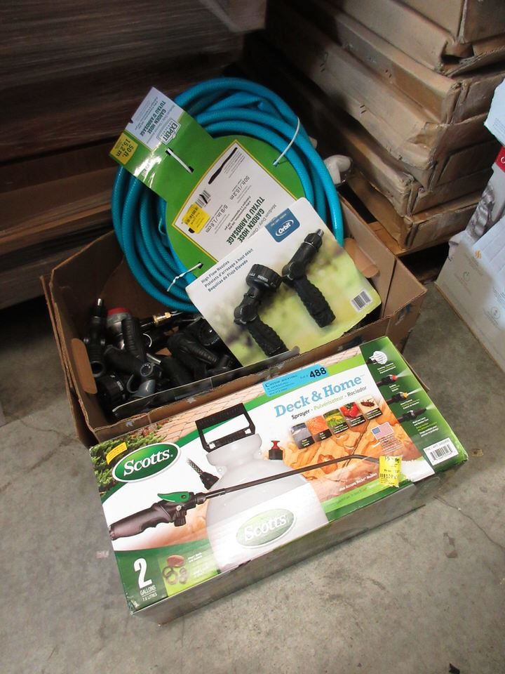 2 Gallon Deck Sprayer, Hose & Hose Nozzles