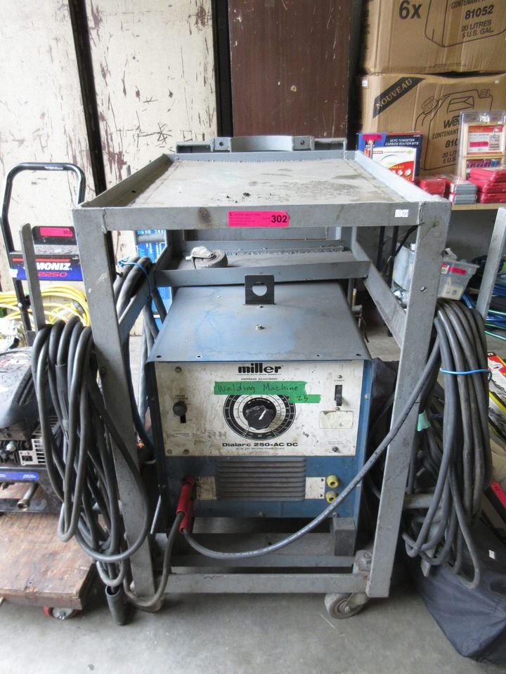 Miller “Dialarc” 250-AC/DC Welder