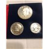 Image 2 : 1976 Bicentennial 3 Coin Silver Proof Set in Original Package