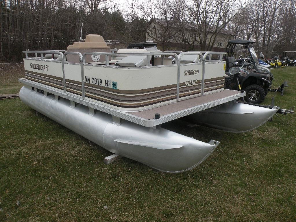 1997 Smokercraft pontoon SNSMK58716B797