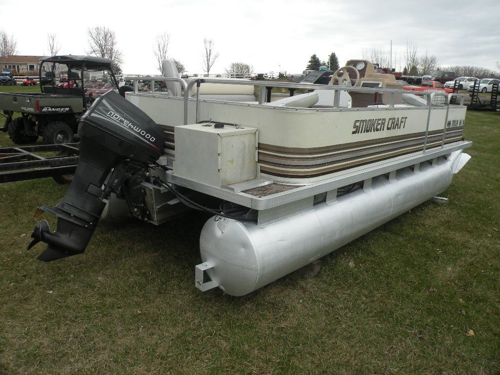 1997 Smokercraft pontoon SNSMK58716B797