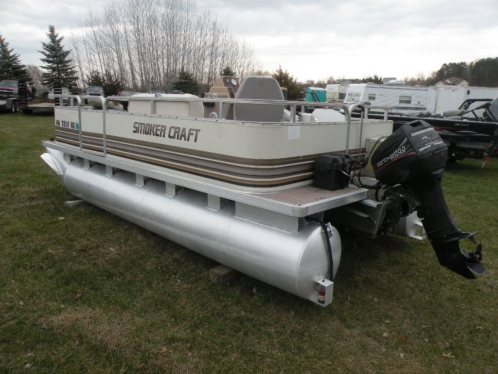 1997 Smokercraft pontoon SNSMK58716B797