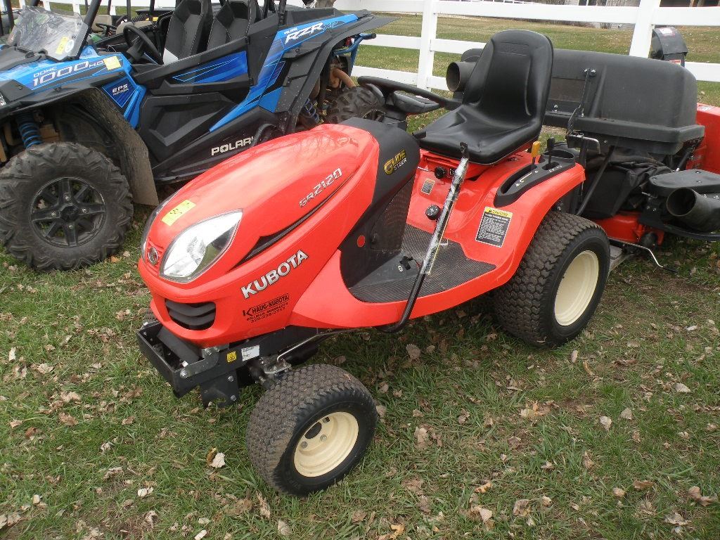 Kubota GR2120 w/blower, deck & bagger