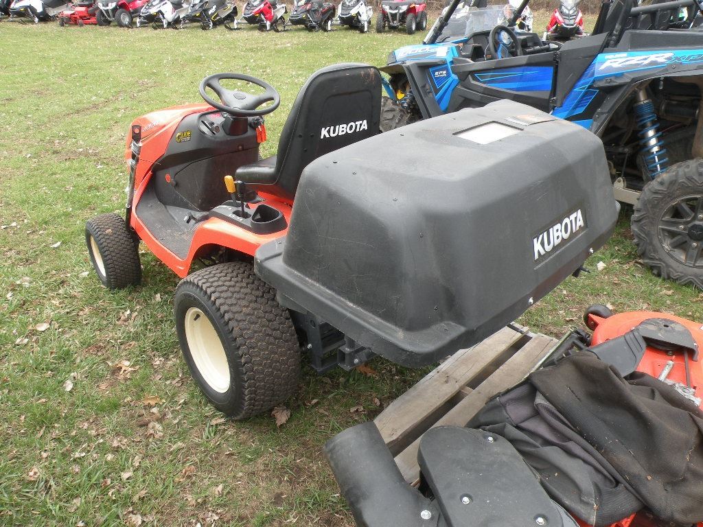 Kubota GR2120 w/blower, deck & bagger